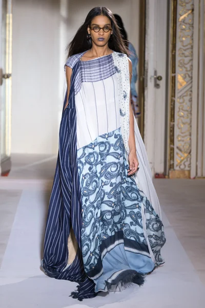 Look 29